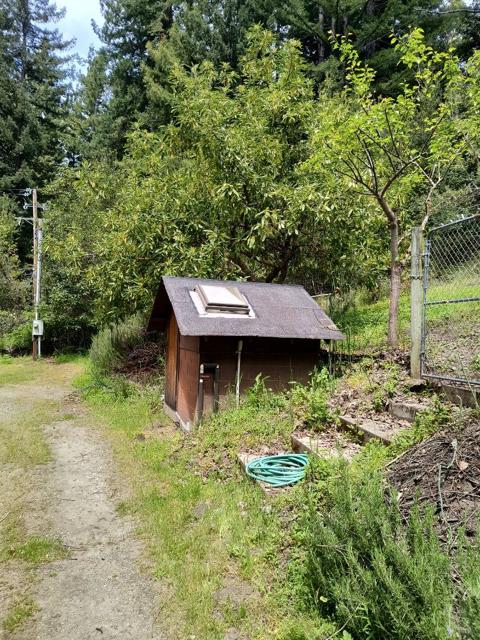 1380 Amaya Ridge Road, Soquel CA: https://media.crmls.org/mediaz/184756f6-16f3-4007-9112-b595a5ae8e47.jpg