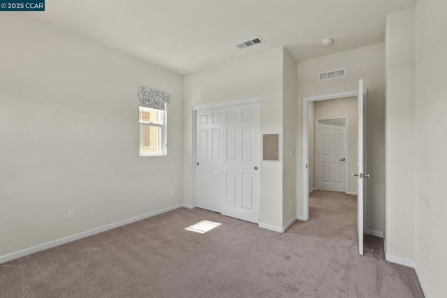 589 W Huntington Ave, Mountain House CA: https://media.crmls.org/mediaz/1849d2bc-3ba8-40f8-81cf-8533ea145a15.jpg