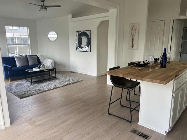 2151 Oakland Rd Space, San Jose CA: https://media.crmls.org/mediaz/184a2d9f-0291-43a4-8969-10a5872a8eae.jpg