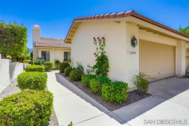 12894 Corte Arauco, San Diego CA: https://media.crmls.org/mediaz/184a602d-e048-4c7f-aea2-a4f336120f72.jpg