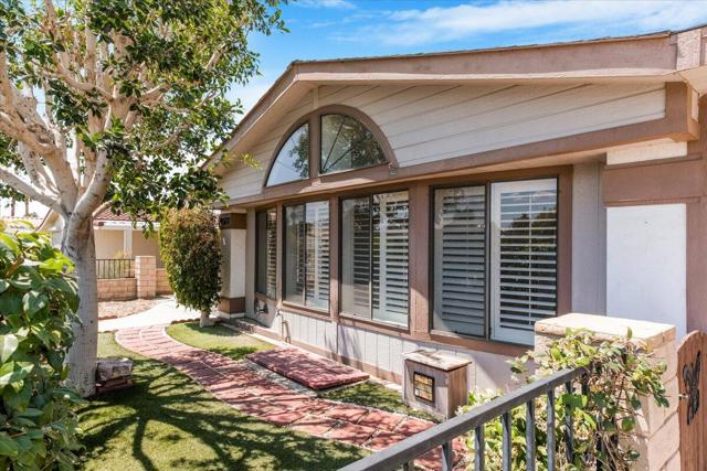 74577 Azurite Circle E, Palm Desert CA: https://media.crmls.org/mediaz/184b0bfa-bad6-4dc3-8feb-ef2e2820bf4e.jpg
