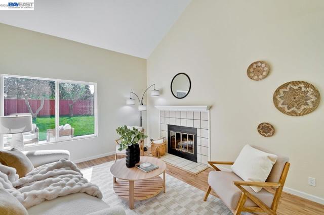 Image 3 of 58 For 4691 Rousillon Ave