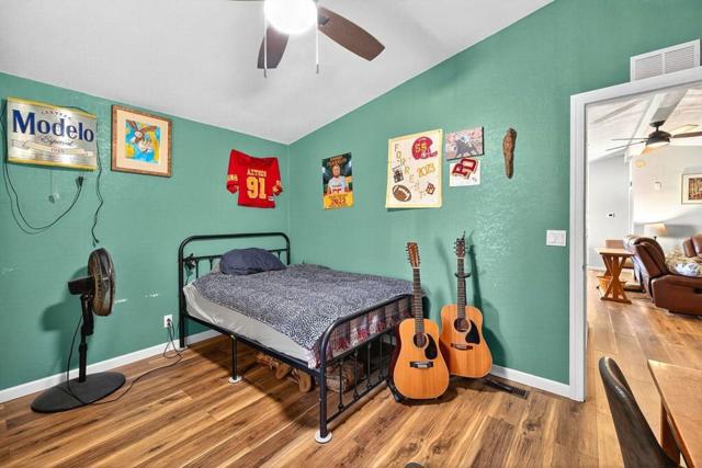 Image 33 of 49 For 20555 Mountain View Road