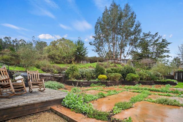 73 Echo Valley Road, Salinas CA: https://media.crmls.org/mediaz/184d54cb-5616-4693-814e-7896034f4cb4.jpg