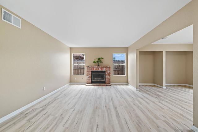 7427 Kamwood St, San Diego CA: https://media.crmls.org/mediaz/184d5d79-3328-440b-999b-a6d149580646.jpg