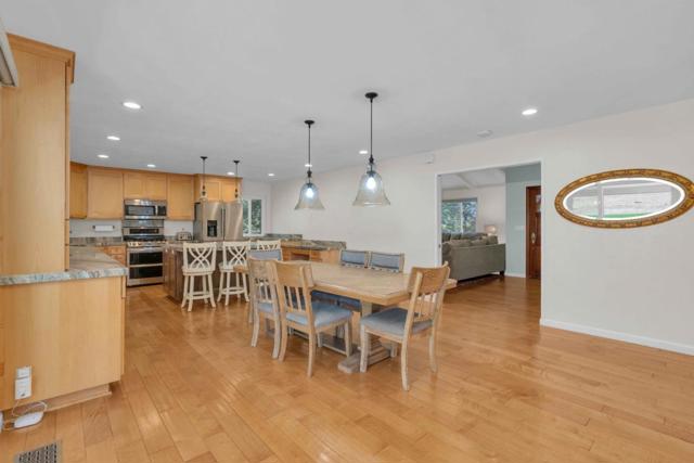 17035 Copper Hill Drive, Morgan Hill CA: https://media.crmls.org/mediaz/184e291a-0e73-4f57-ae20-7d05ea3d5797.jpg
