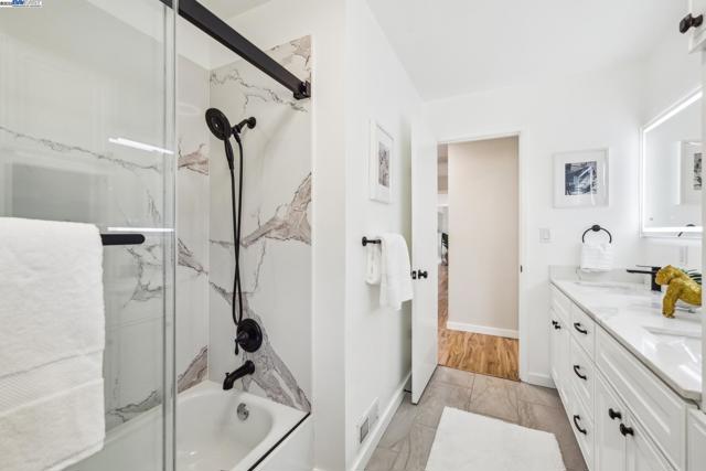 441 FOX HILLS COURT, Oakland CA: https://media.crmls.org/mediaz/184e7605-3f3b-4492-8c60-5ef6b55b4c28.jpg