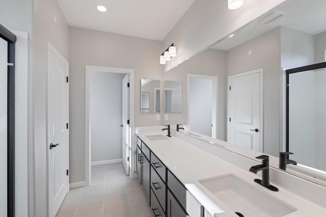 1861 Hydrangea Drive, Hollister CA: https://media.crmls.org/mediaz/184eb3f0-f2b9-42bd-bcf4-16324c58bbf7.jpg