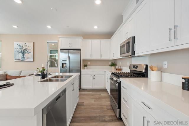 1938 Julie Dawn Pl, Escondido CA: https://media.crmls.org/mediaz/184eb821-b669-46fd-9ee5-f69f07c56a9c.jpg