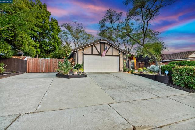 2628 Asilomar Dr, Antioch CA: https://media.crmls.org/mediaz/18505140-ca74-4a04-98b1-f478c2af48c8.jpg