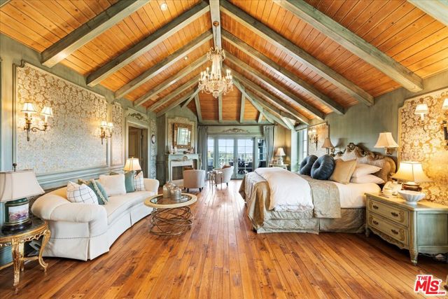 19000 Dorlon Drive, Tarzana CA: https://media.crmls.org/mediaz/1850f372-4fd0-4fde-8122-0b4eafec0267.jpg