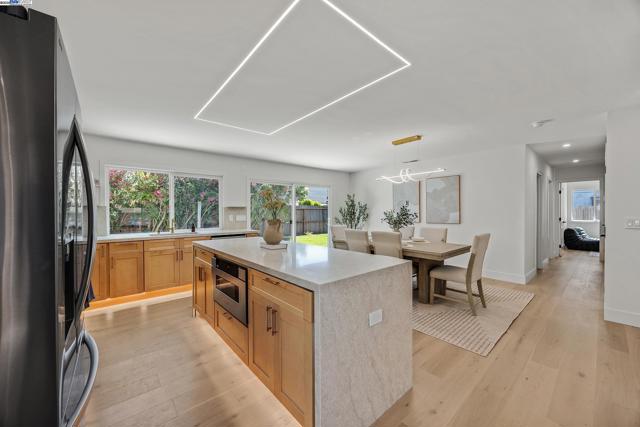 3156 San Joaquin, Union City CA: https://media.crmls.org/mediaz/1851403a-0bfe-40e0-9b48-75bb6e56f859.jpg