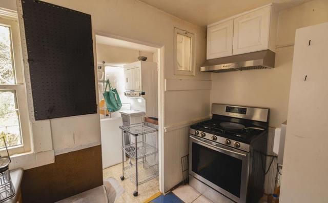 1034 Hellam Street, Monterey CA: https://media.crmls.org/mediaz/185152cf-1033-4a28-993d-b69ee83ceb1e.jpg