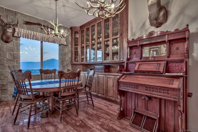 350 Aspen Lane, Bridgeport CA: https://media.crmls.org/mediaz/1851e05d-392d-42b7-9142-ca37e075f1fd.jpg