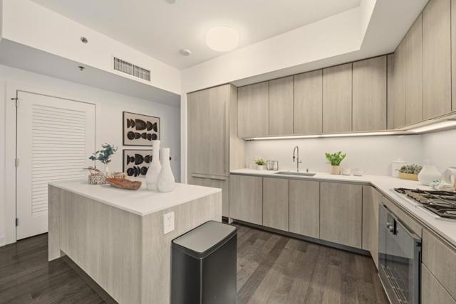 318 Main Street, San Francisco CA: https://media.crmls.org/mediaz/1851e287-697d-4f9a-9a1f-f2171b0cfc6d.jpg