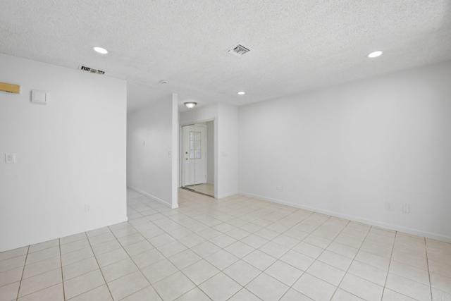 Detail Gallery Image 6 of 29 For 155 Fireside St, Oceanside,  CA 92058 - 3 Beds | 1 Baths