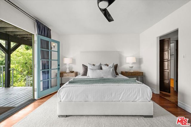 3074 Lake Hollywood Drive, Los Angeles CA: https://media.crmls.org/mediaz/1851ed51-5413-46b4-8110-b2b0ffd1c75d.jpg