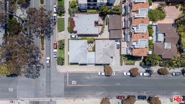 231 California Avenue, Santa Monica CA: https://media.crmls.org/mediaz/1852433c-a2ac-4ce9-b3e6-92d5e8dbc6d1.jpg