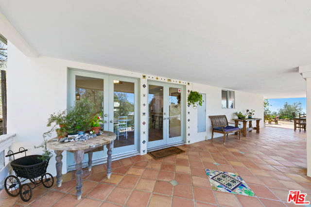 2302 Latigo Canyon Road, Malibu CA: https://media.crmls.org/mediaz/18528935-406a-4472-82c0-b280c679293f.jpg