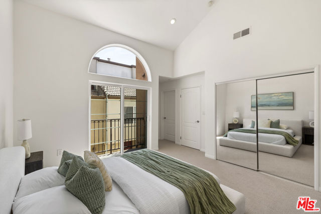 7301 W Manchester Avenue, Los Angeles CA: https://media.crmls.org/mediaz/1852b322-97c8-4908-809e-4b7ea59db5e0.jpg