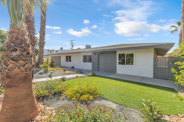 44635 San Carlos Avenue, Palm Desert CA: https://media.crmls.org/mediaz/18539eaa-1ad8-4d73-9fcf-471b18c83c48.jpg