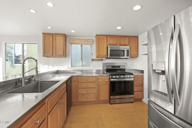 Detail Gallery Image 22 of 48 For 124 San Clemente Ave, Oxnard,  CA 93035 - 3 Beds | 3 Baths