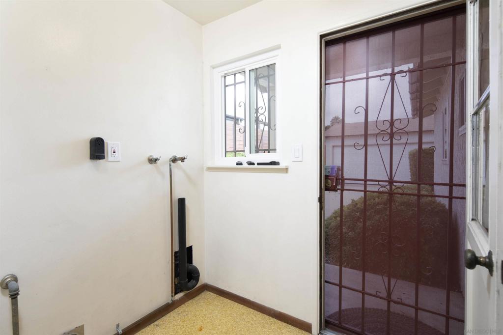 MLS #250036478SD img 20