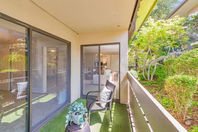 2140 Santa Cruz Avenue, Menlo Park CA: https://media.crmls.org/mediaz/1854534f-8b57-4113-b0f6-d4a758d77a0c.jpg