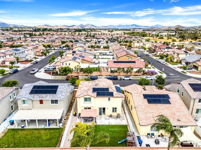 30499 Ridgely Way, Menifee CA: https://media.crmls.org/mediaz/1854a9f3-797f-4ee6-a0bc-e95b2ebf1b88.jpg