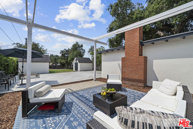 746 Valley View Avenue, Monrovia CA: https://media.crmls.org/mediaz/1854e4c6-3002-4984-9742-c5a0b74badf9.jpg