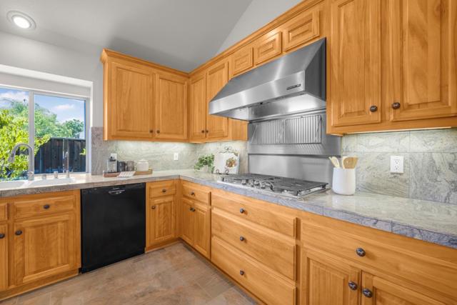 17157 Heatherwood Way, Morgan Hill CA: https://media.crmls.org/mediaz/1854f729-af77-4a09-a50a-de37d0738dbb.jpg