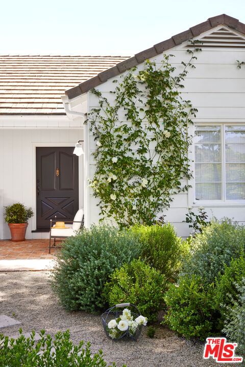 10999 Ojai Santa Paula Road, Ojai CA: https://media.crmls.org/mediaz/185502c7-1333-4308-b36e-ca48497e8544.jpg