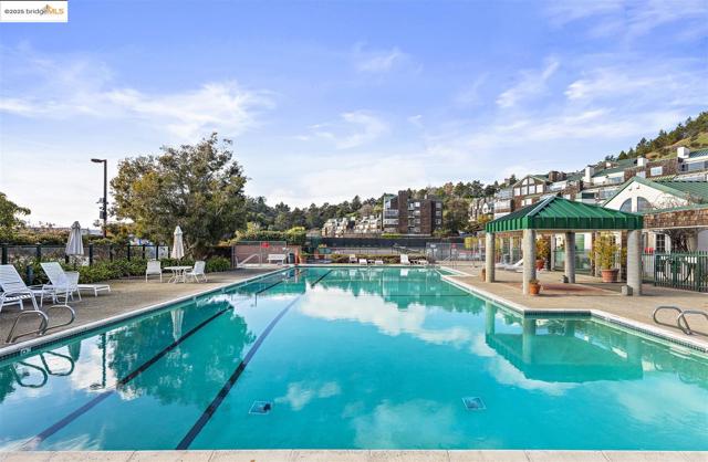 1301 Quarry Ct, Richmond CA: https://media.crmls.org/mediaz/1855119a-d2a3-44f2-9875-54a8f8ee14b8.jpg