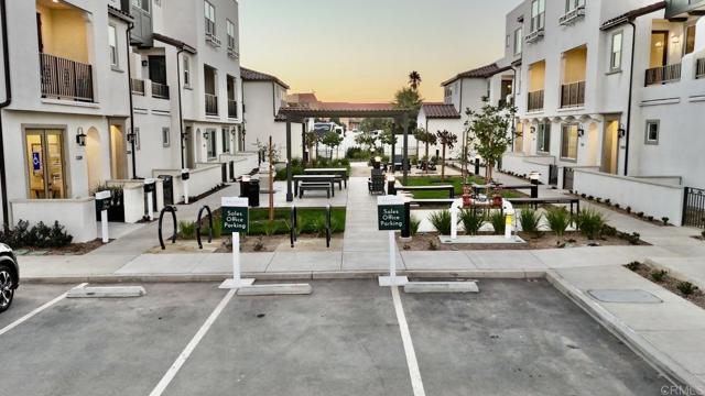 1319 Yannis Court, El Cajon CA: https://media.crmls.org/mediaz/1855b85b-bec1-4445-8547-090d1e71cb40.jpg