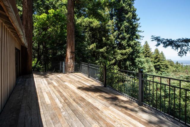 125 Grandview Drive, Woodside CA: https://media.crmls.org/mediaz/1855f89b-2ec7-4e9f-b927-a65c96d222ec.jpg