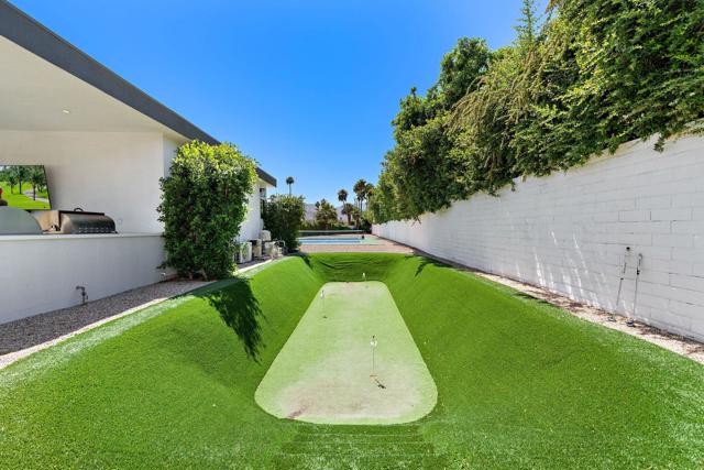 43421 Joshua Road, Rancho Mirage CA: https://media.crmls.org/mediaz/18566a95-855d-4fd2-a829-45ea27d70a41.jpg