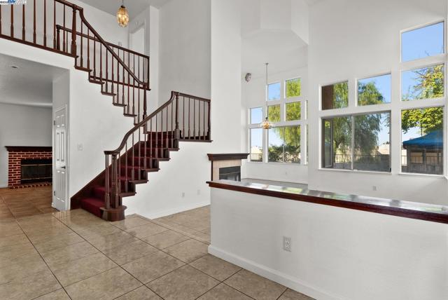 2205 Mark Twain, Antioch CA: https://media.crmls.org/mediaz/1856aa32-0e10-4f0c-96ed-794ee95794f1.jpg