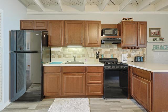 Detail Gallery Image 22 of 42 For 413 J St, Coronado,  CA 92118 - 1 Beds | 1 Baths