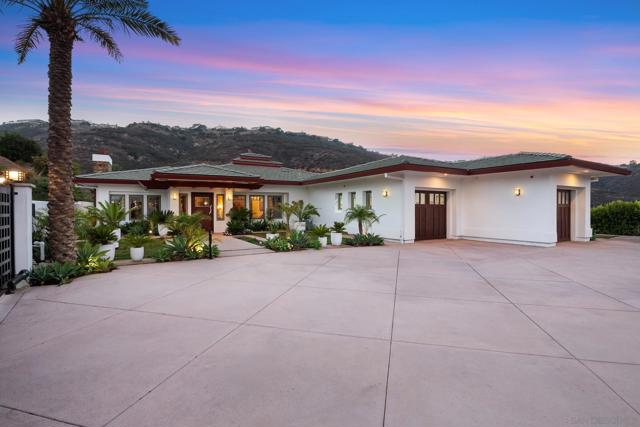 8018 La Milla, Rancho Santa Fe CA: https://media.crmls.org/mediaz/1857d1a8-4b26-4182-98d4-897c53e53620.jpg