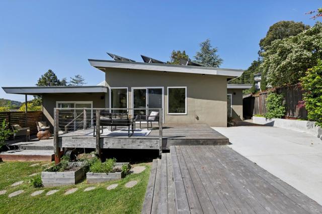 607 Dartmouth Avenue, San Carlos CA: https://media.crmls.org/mediaz/1857fd79-d2b9-4c1f-abe7-1850d8548df8.jpg