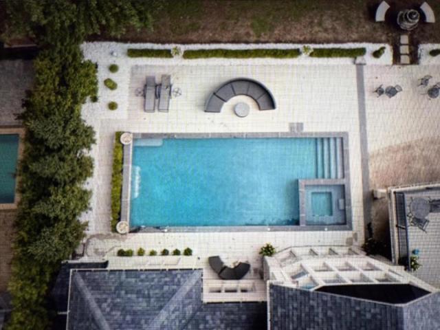 1501 Welburn Avenue, Gilroy CA: https://media.crmls.org/mediaz/185851e4-ba8d-47a6-99db-5c00ad3cebd0.jpg