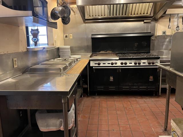 1642 W 27th Street, San Bernardino CA: https://media.crmls.org/mediaz/18595982-6003-400a-88ac-74b910f76642.jpg