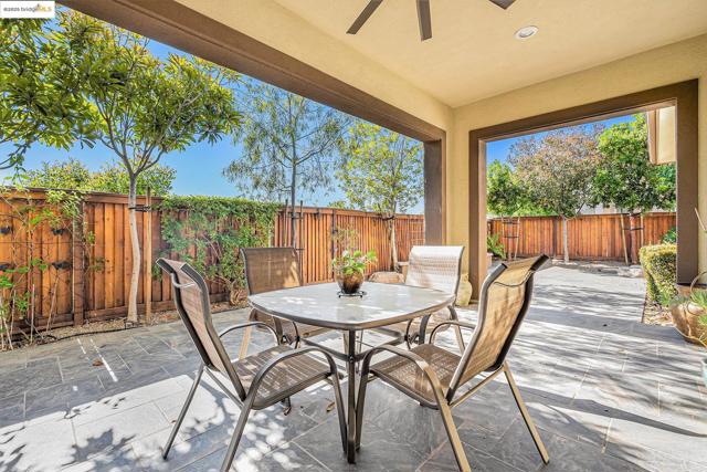 1741 Veneto Ln, Brentwood CA: https://media.crmls.org/mediaz/185a3b2f-fb13-4f08-9613-af26beb3f088.jpg