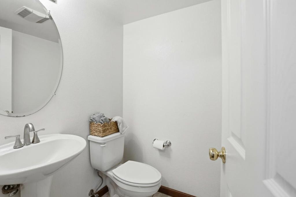 https://media.crmls.org/mediaz/185a78f5-6c95-4b9c-80d9-90c8beb2af58.jpg?preset=X-Large