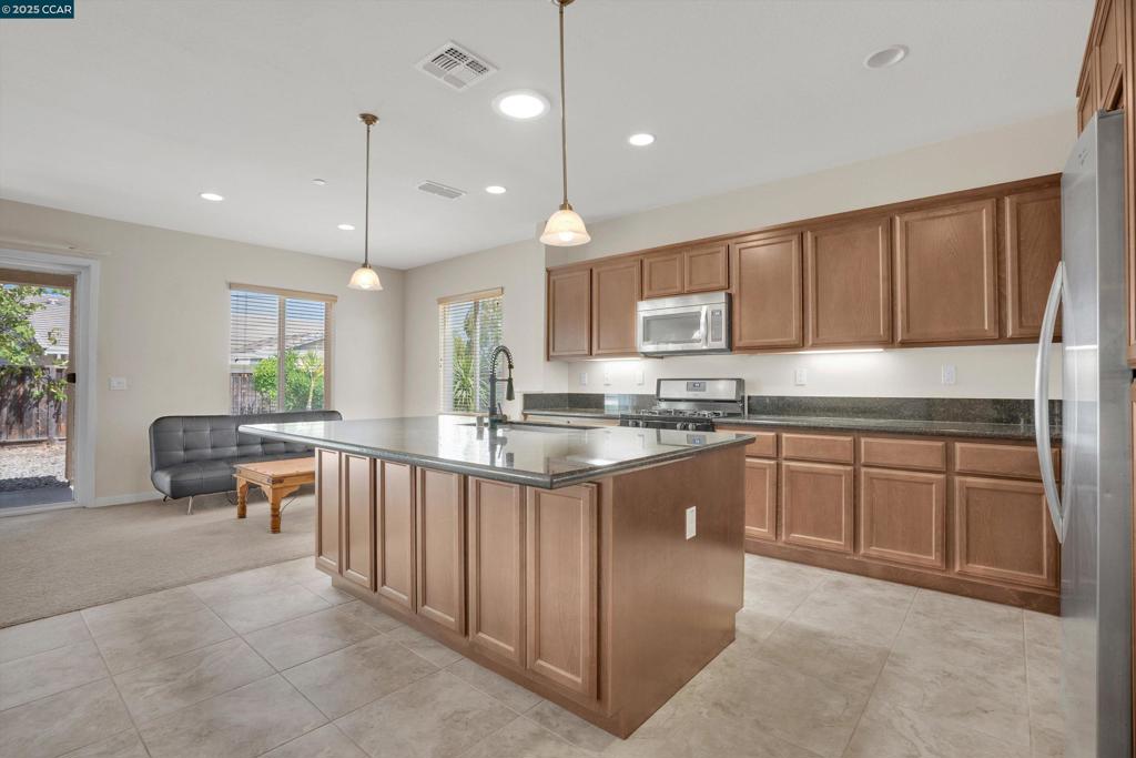 1030 Clear Lake Dr