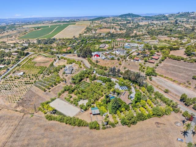 31619 21 Via Puerta Del Sol, Bonsall CA: https://media.crmls.org/mediaz/185bab8c-ca92-412f-bbf8-e882aa9b9934.jpg