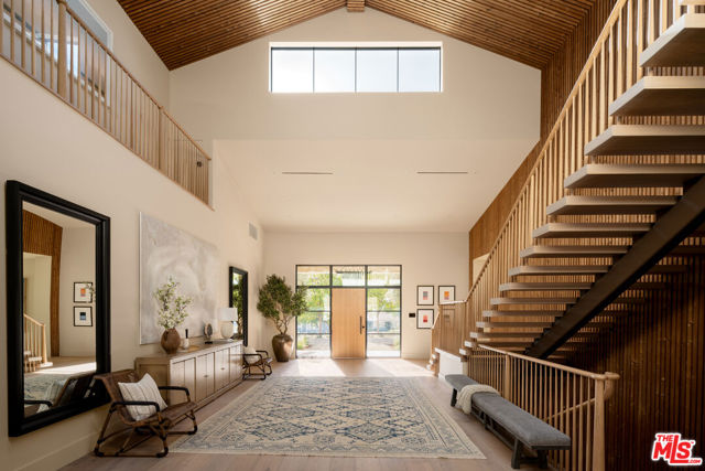 5287 Round Meadow Road, Hidden Hills CA: https://media.crmls.org/mediaz/185bef4d-dd6d-4960-a3fc-516d061577e0.jpg