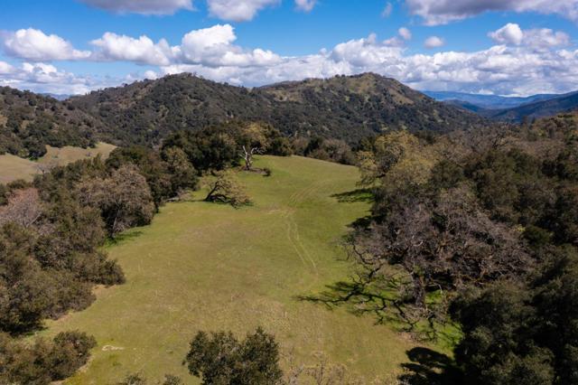 29 Arroyo Sequoia, Carmel CA: https://media.crmls.org/mediaz/185c21a5-4e8e-47ee-a7e5-51f643d60cd4.jpg