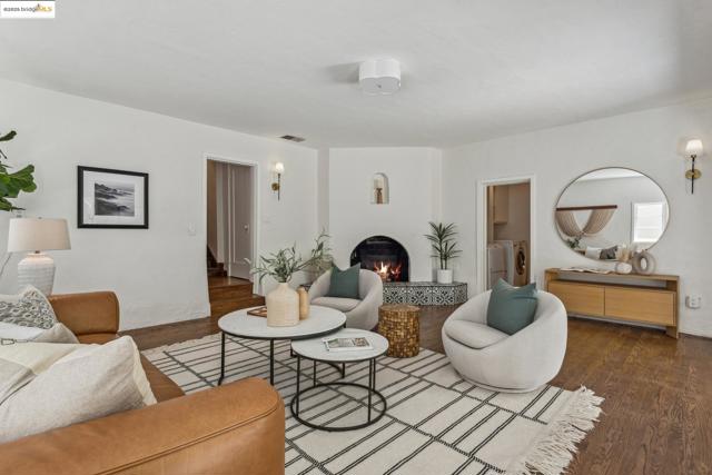 356 Mountain Avenue, Piedmont CA: https://media.crmls.org/mediaz/185c2f5b-bed7-4d2e-a345-cbfa7f88d713.jpg