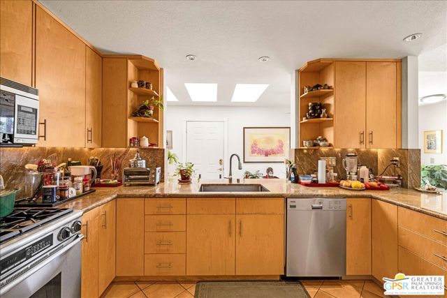 2861 Sundance Circle, Palm Springs CA: https://media.crmls.org/mediaz/185cf6e2-e420-4c16-b8e9-f6a801b1da58.jpg